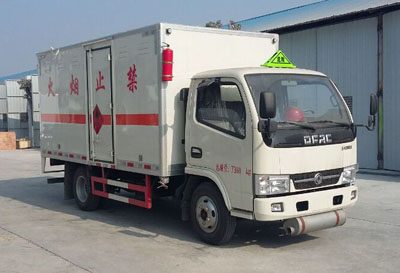东风易燃液体厢式运输车