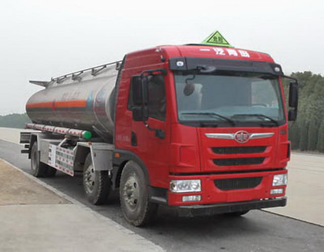 程力威牌CLW5250GYYLC5型铝合金运油车