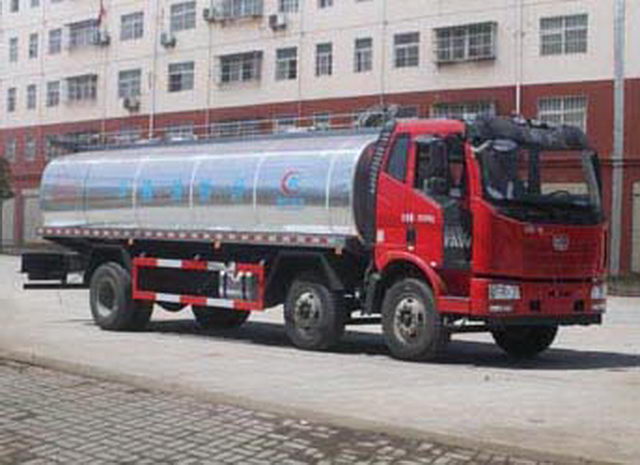 程力威牌CLW5250GNYC5型鲜奶运输车