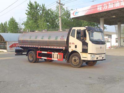 程力威牌CLW5161GNYC5型鲜奶运输车