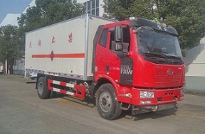 解放易燃液体厢式运输车