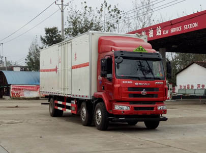 柳汽易燃液体厢式运输车（6*2）
