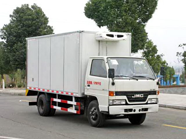 程力威牌CLW5060XLC3型冷藏车