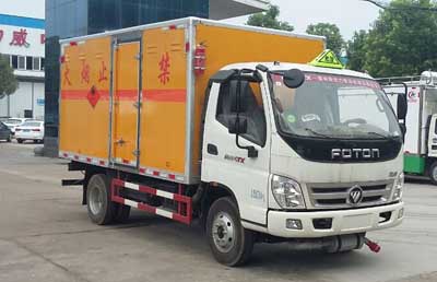 程力威牌CLW5042XRQB5型易燃气体厢式运输车